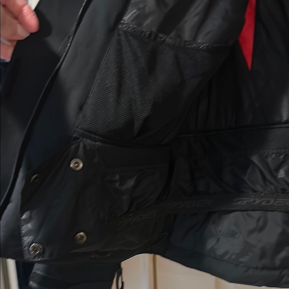 Spyder Black and White Ski Jacket - Picture 10 of 10